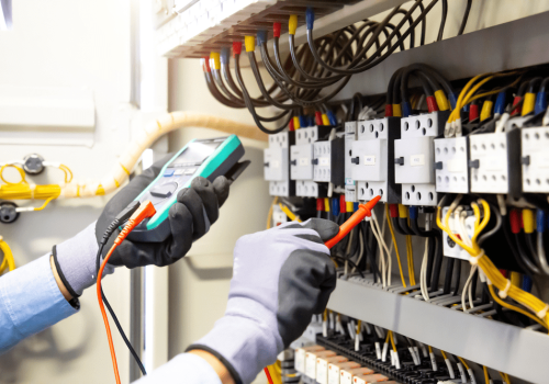 أعمال تأسيس وتمديدات الكهرباء